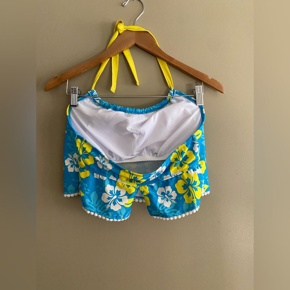 Two Piece Swimwear Bathing Suit Blue Floral Halter Top and Swim Shorts - Picture 12 of 16